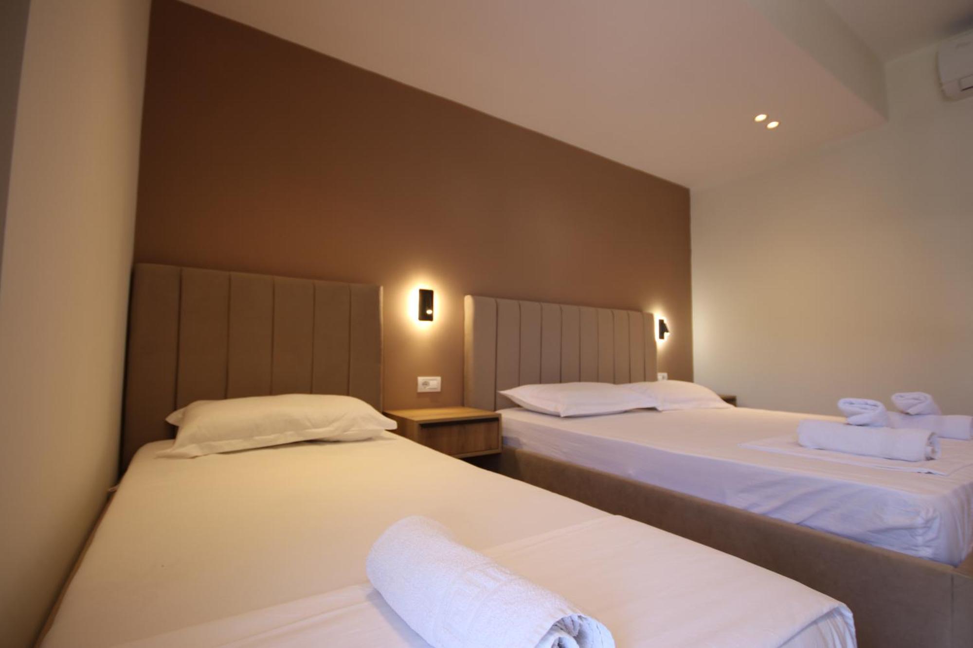 Emily'S Hotel Himare Exterior foto