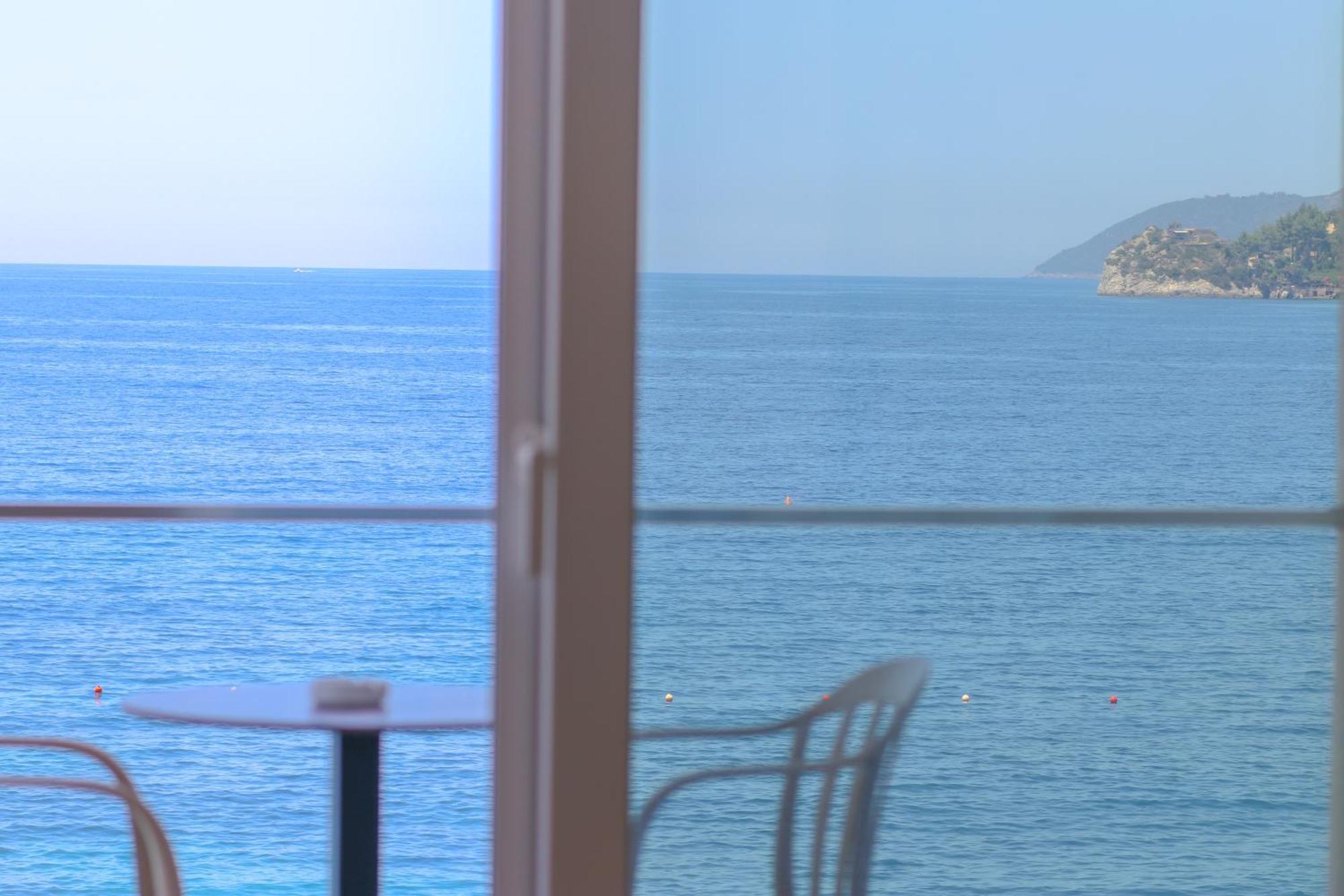 Emily'S Hotel Himare Exterior foto